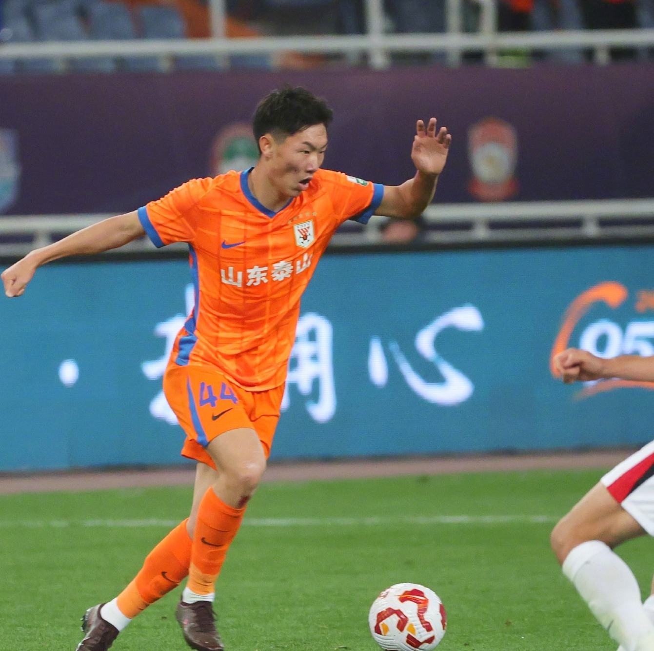 熊猫体育赛事山东泰山今夜手感冰凉，志在NBA季后赛名次提升，球迷炸锅，年轻球员得到机会的简单介绍