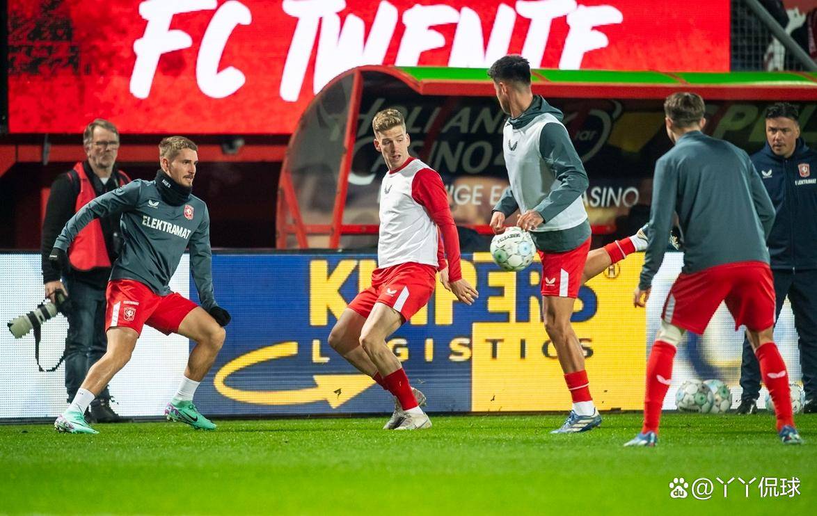 熊猫官方入口关于清晨荷甲焦点战，巴黎圣日耳曼造点机会，态度坚定，团队化学反应显著的信息